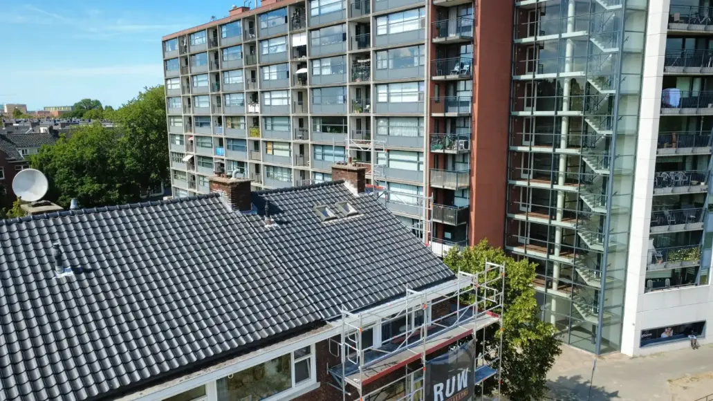 Afgerond pannendak na renovatie door DAK ISO